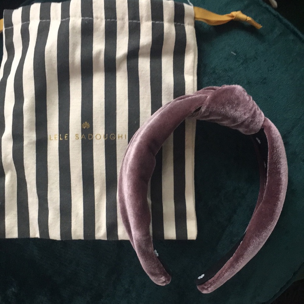 New Lele Sadoughi velvet knotted headband with bag